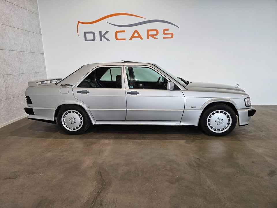 Mercedes 190 E 2,5 16V aut. 4d