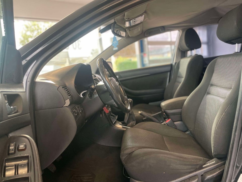 Toyota Avensis 2,0 Sol stc. 5d