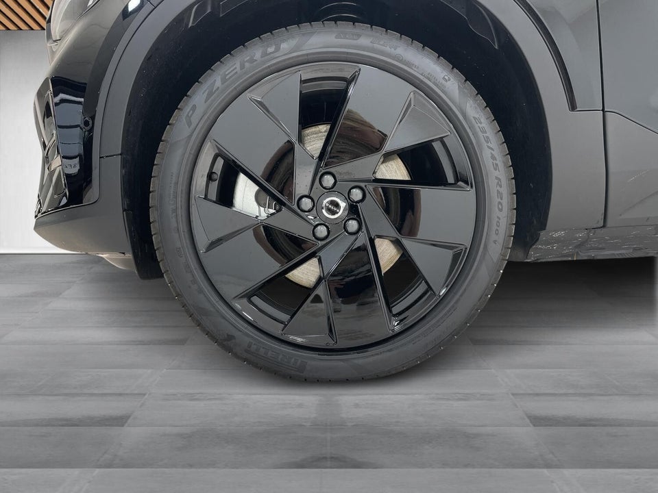 Volvo EX40 Twin Black Edition 5d