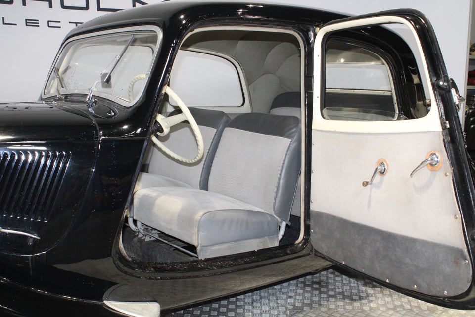 Citroën Traction Avant 1,9 11BL 4d