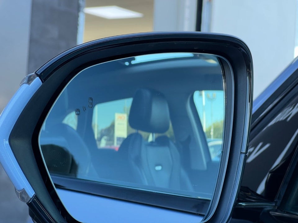 MG Marvel R Luxury 5d