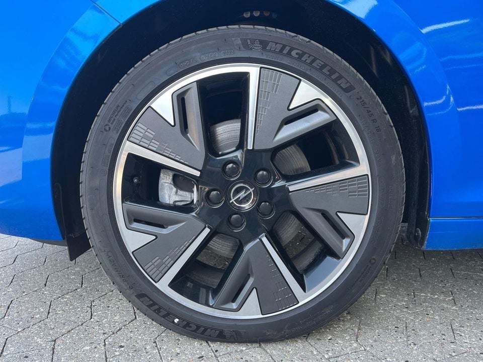 Opel Astra-e 54 Ultimate 5d