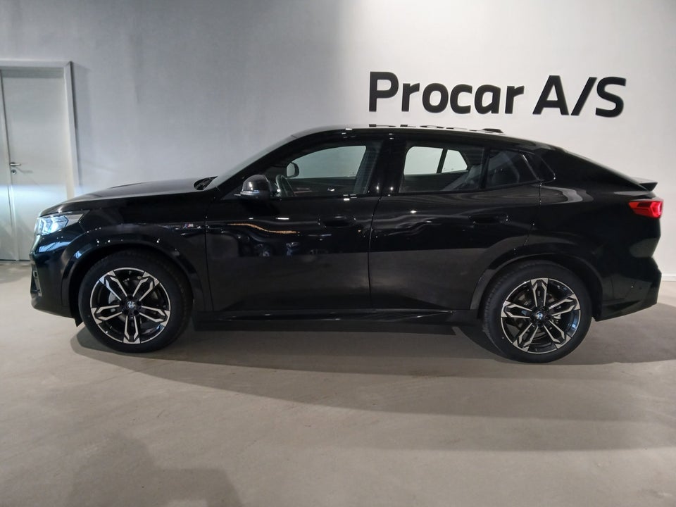 BMW iX2 eDrive20 Fully Charged M-Sport 5d