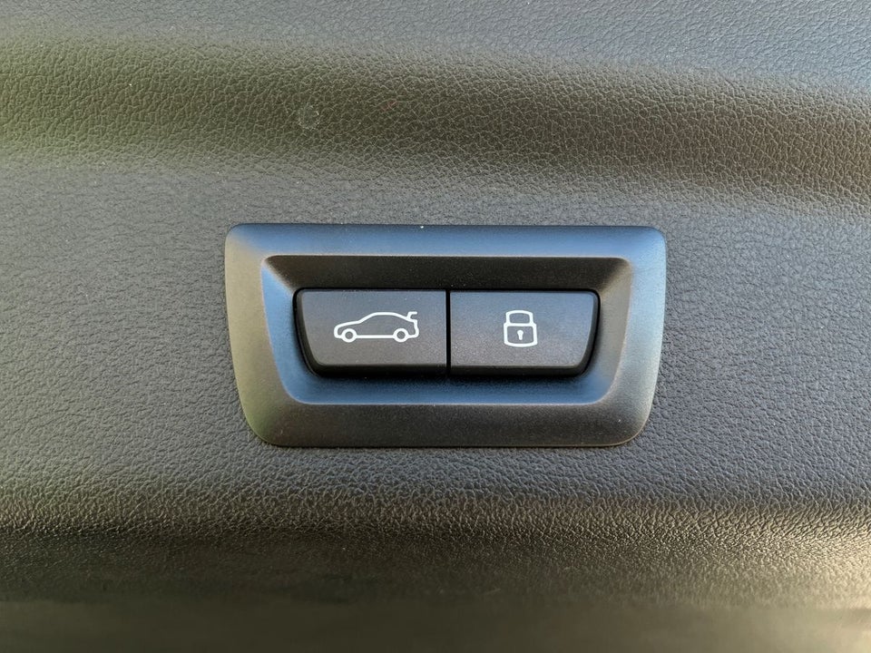 BMW iX1 eDrive20 X-Line 5d