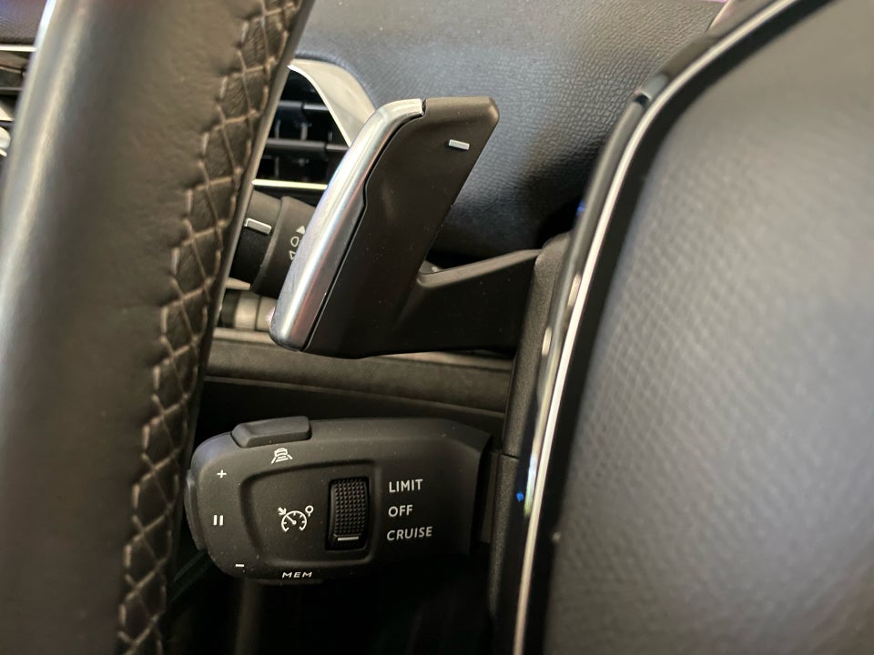 Peugeot 3008 1,6 Hybrid Allure Pack Limited EAT8 5d