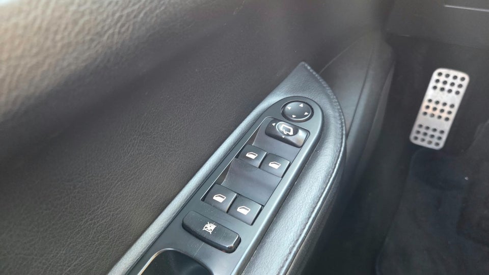 Peugeot 307 2,0 16V CC aut. 2d