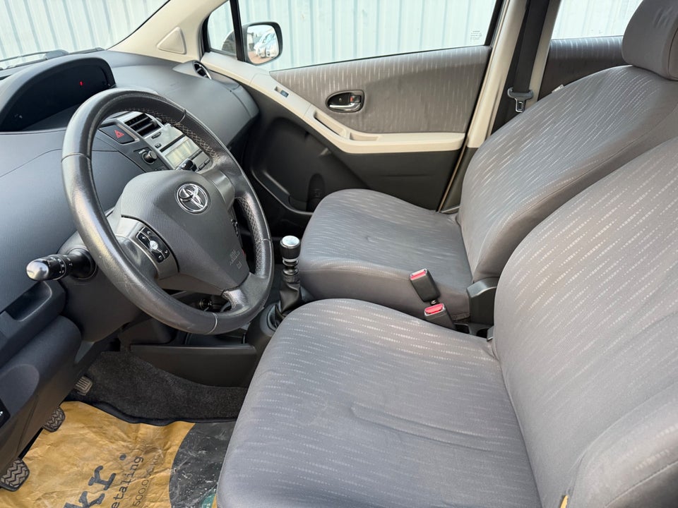 Toyota Yaris 1,3 T2 5d