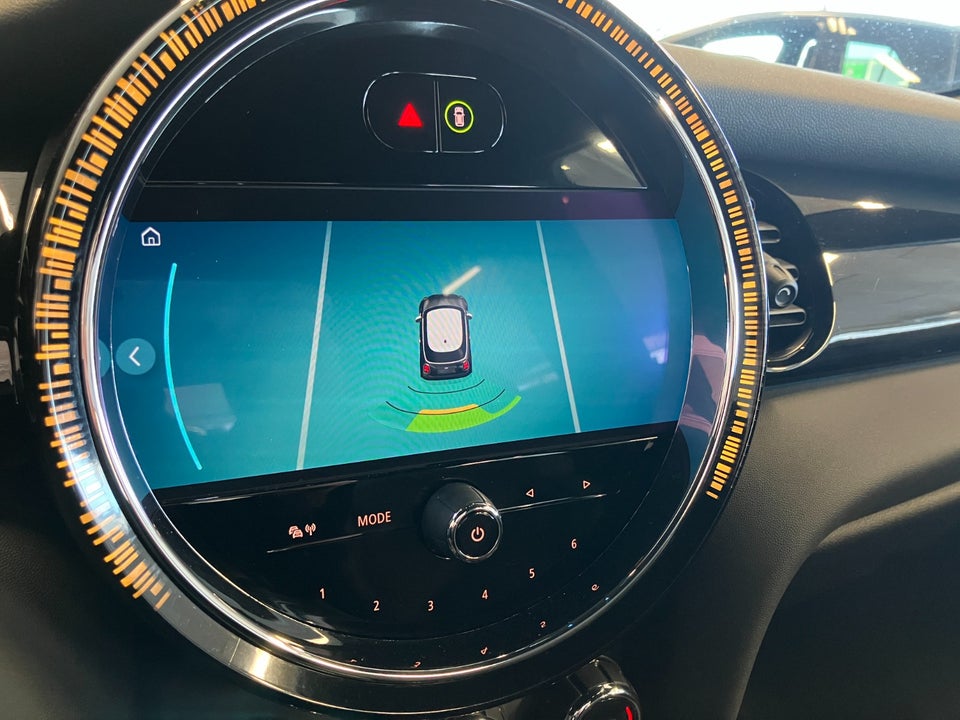 MINI Cooper SE Essential 3d