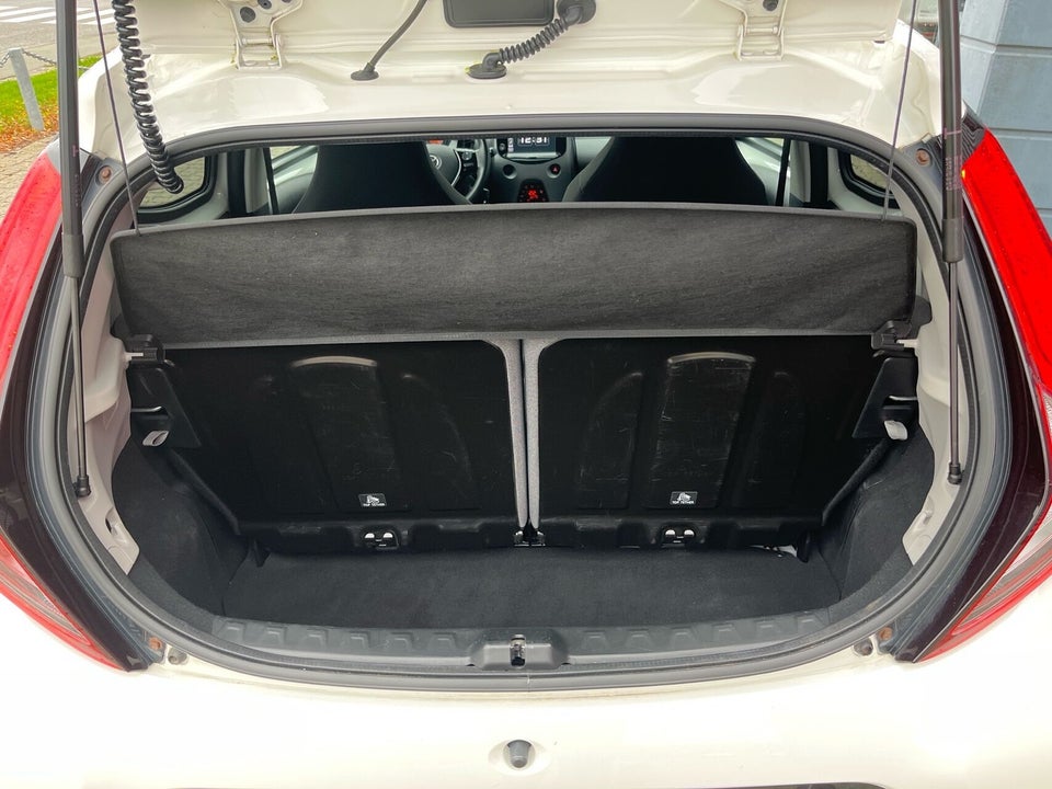 Toyota Aygo 1,0 VVT-i x-press x-shift 5d