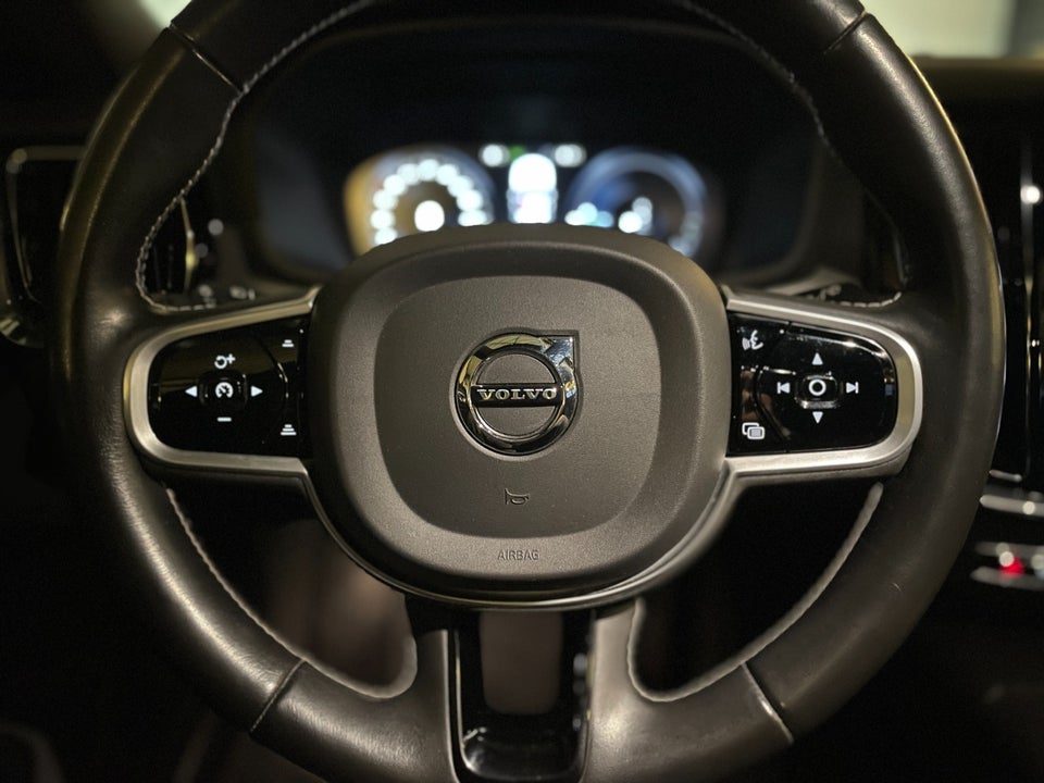 Volvo V60 2,0 T6 ReCharge R-Design aut. AWD 5d