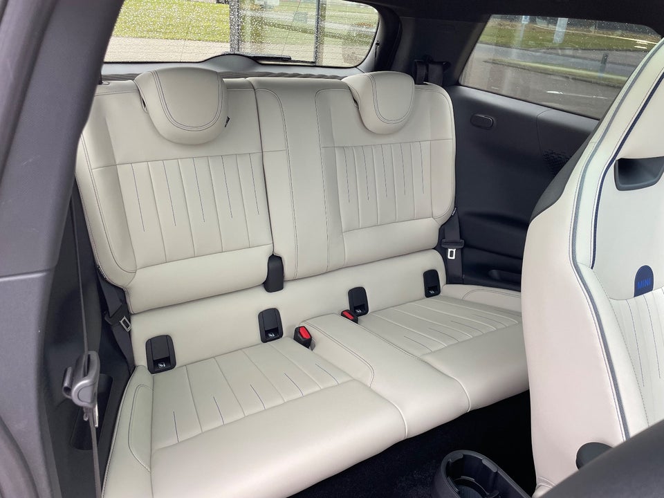 MINI Cooper SE Favoured Trim XL 3d