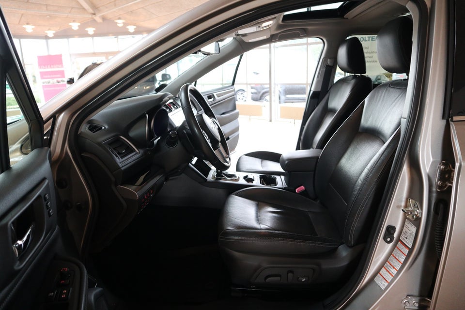 Subaru Outback 2,5 Summit CVT 5d