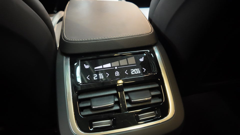 Volvo XC90 2,0 T8 ReCharge Ultimate Dark aut. AWD 7prs 5d