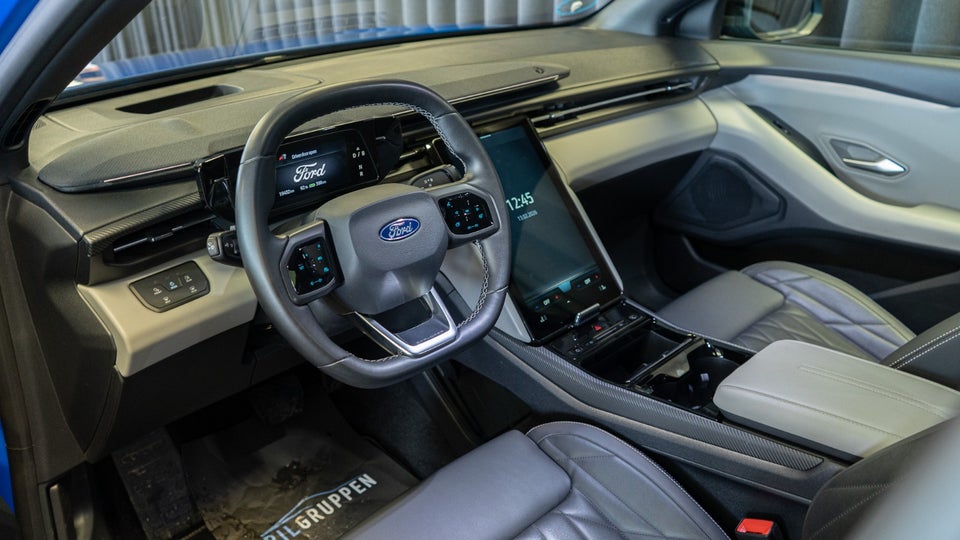 Ford Explorer 77 Premium Extended Range 5d