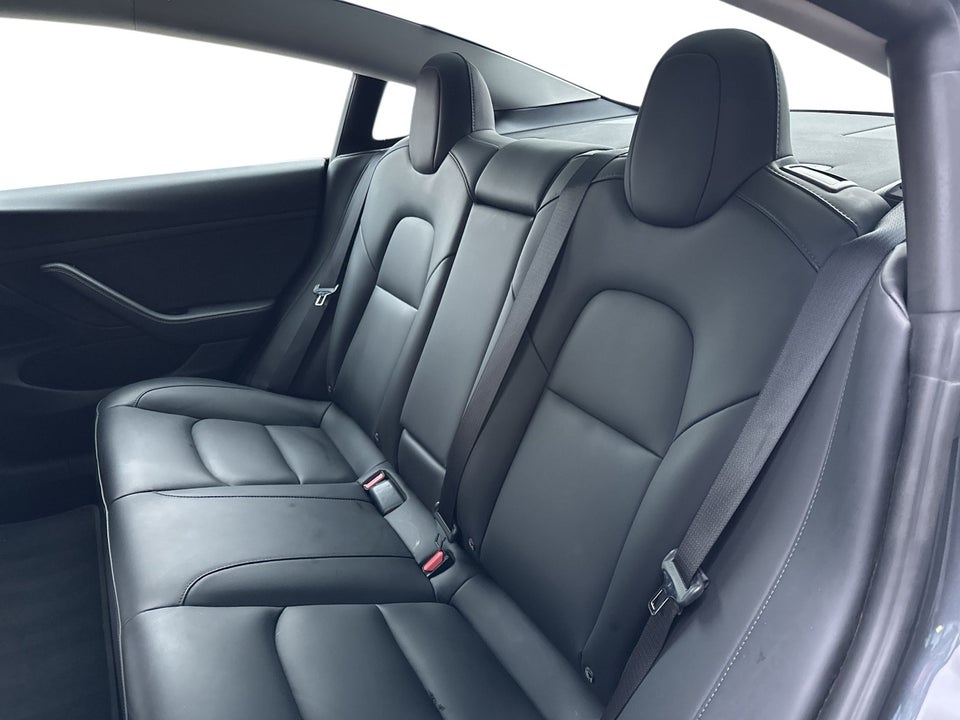 Tesla Model 3 Standard Range+ RWD 4d