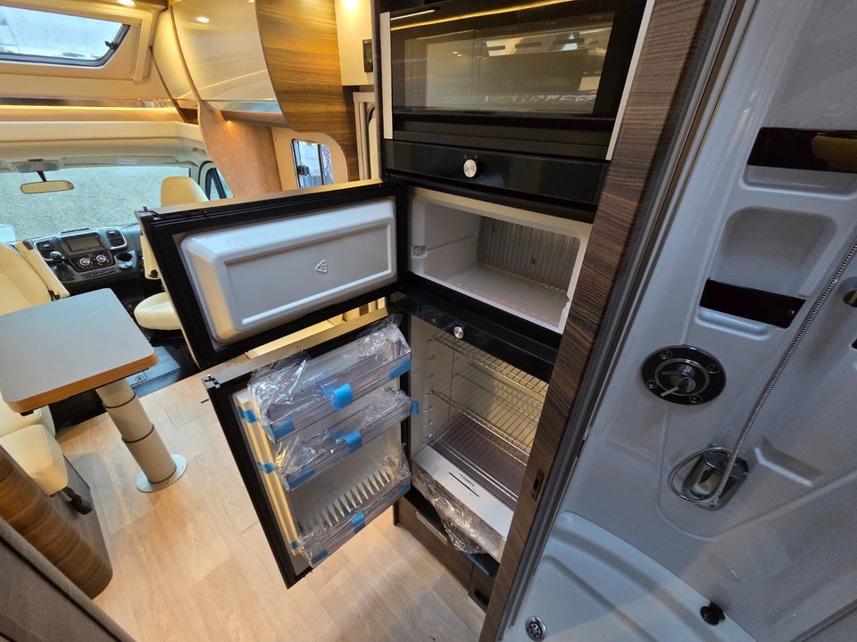 Laika Ecovip 2,2 L4009 DS aut. 3d