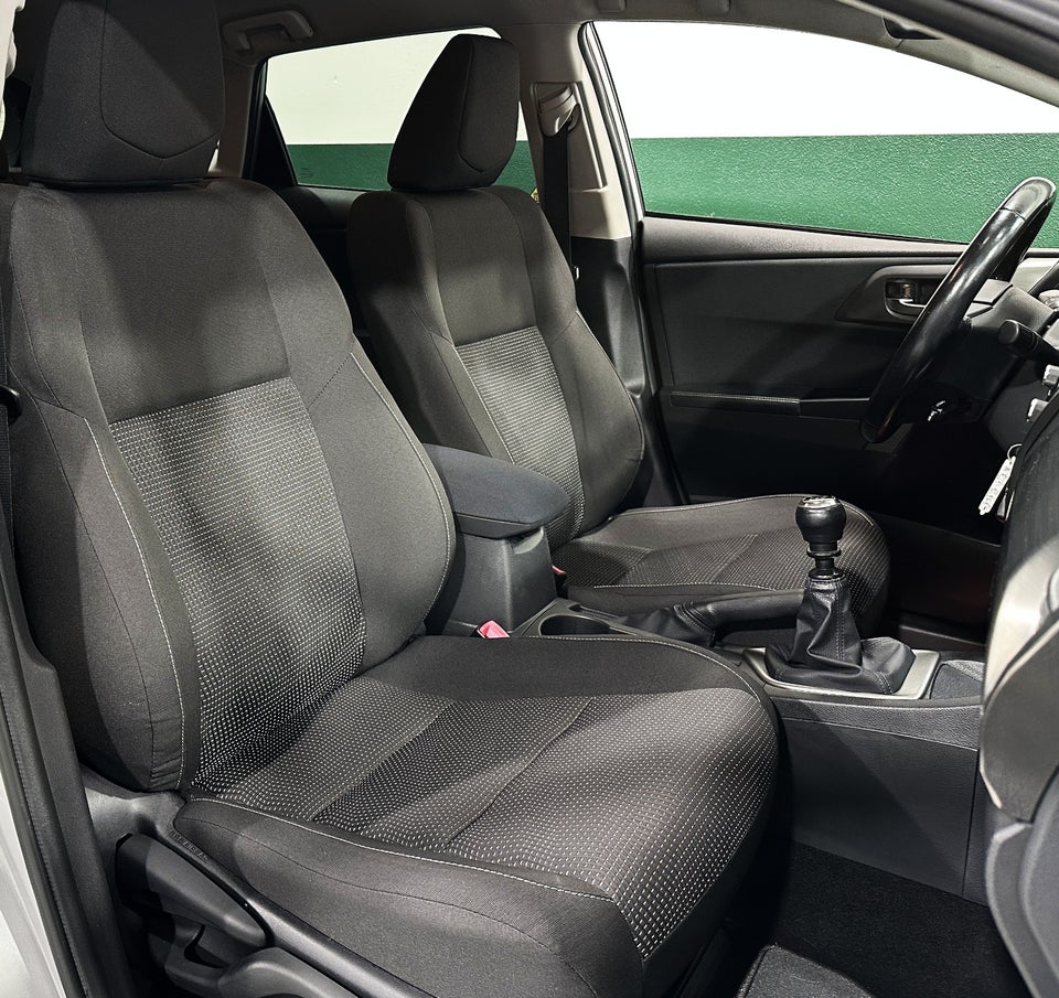 Toyota Auris 1,6 T2+ 5d