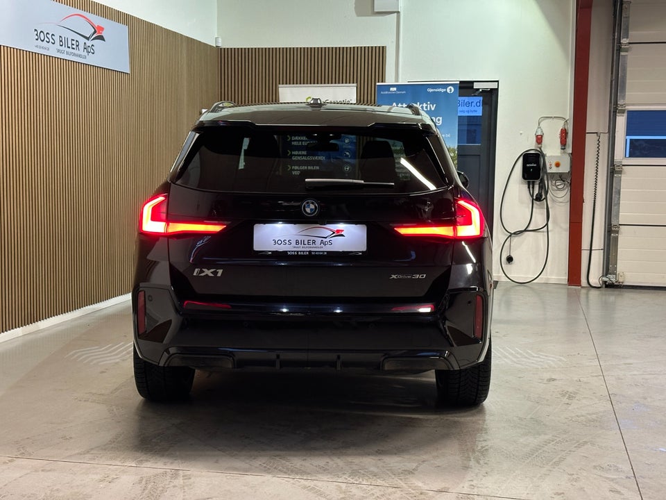 BMW iX1 xDrive30 Fully Charged M-Sport 5d