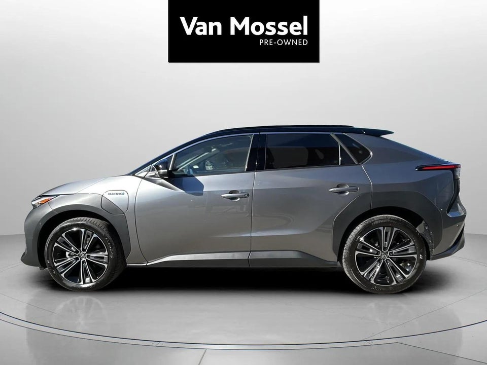 Toyota bZ4X Executive AWD 5d