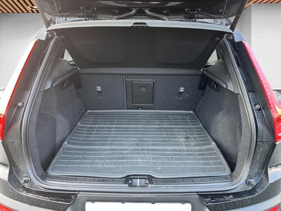 Volvo XC40 ReCharge Extended Range Plus 5d