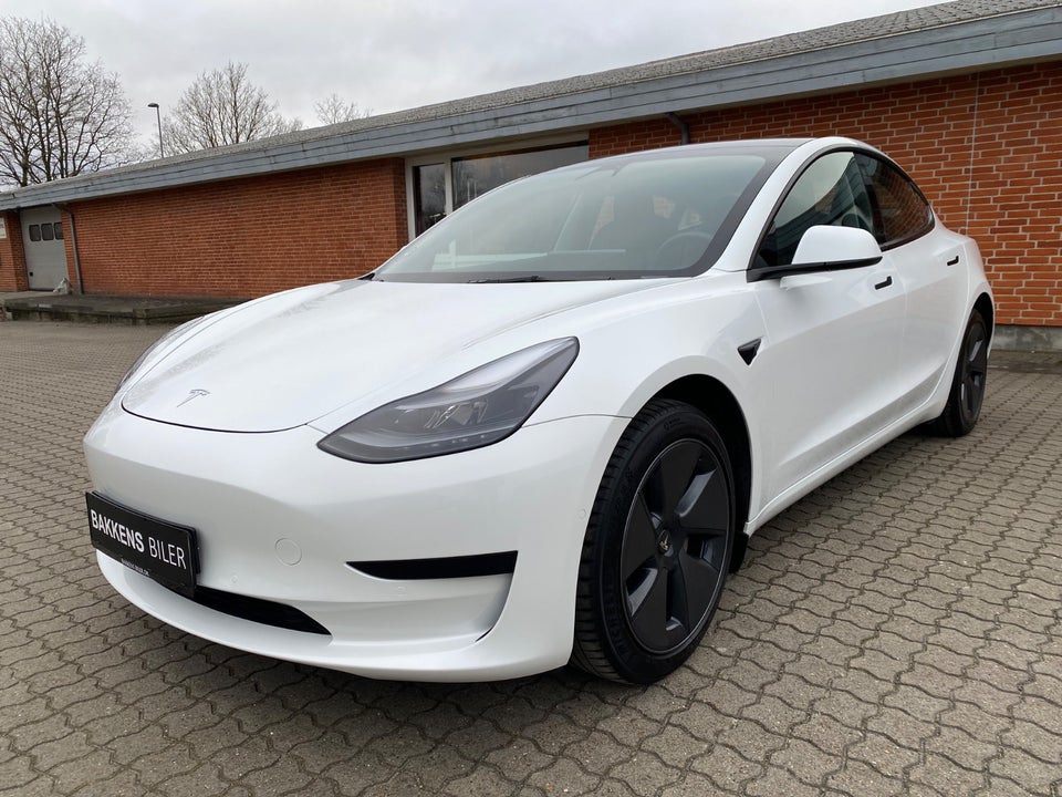 Tesla Model 3 Standard Range+ RWD 4d
