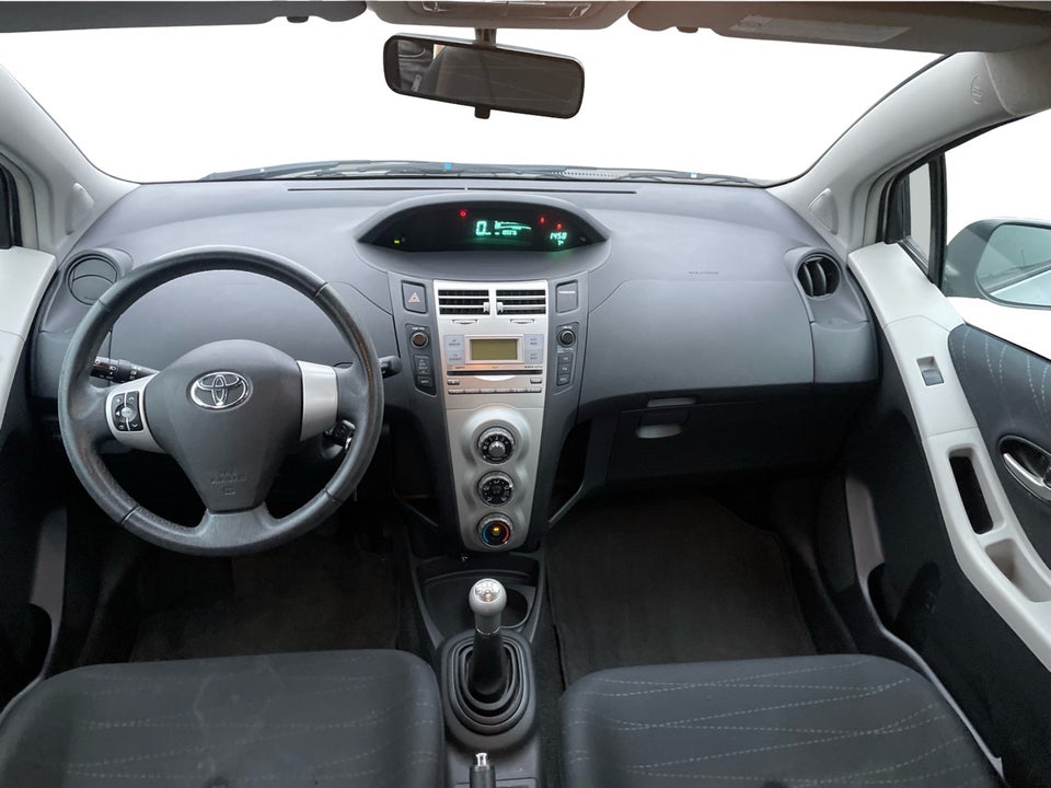 Toyota Yaris 1,3 Luna 5d