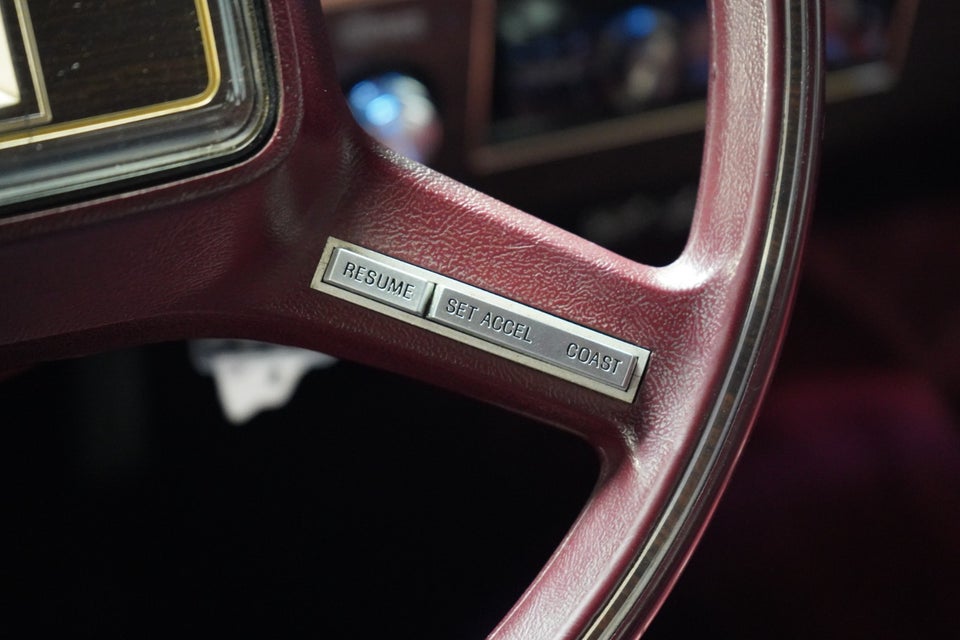 Ford Lincoln Continental 5,0 Mark VI Signature Series aut. 4d