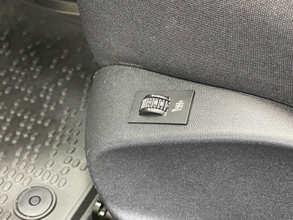 Peugeot 208 1,2 PureTech 82 Prestige 5d