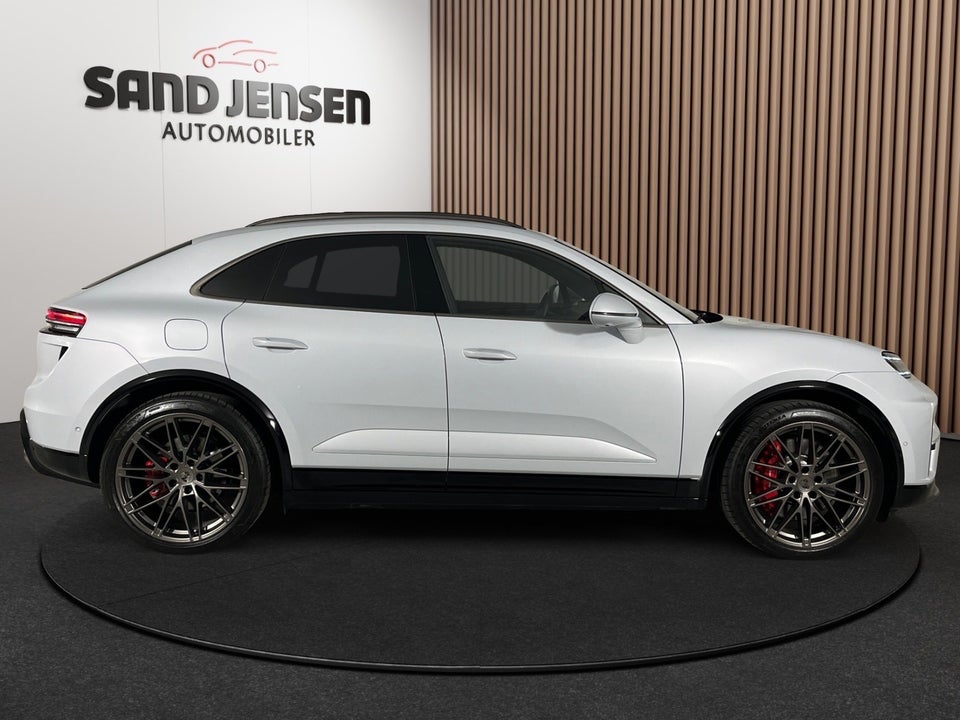 Porsche Macan Turbo 5d