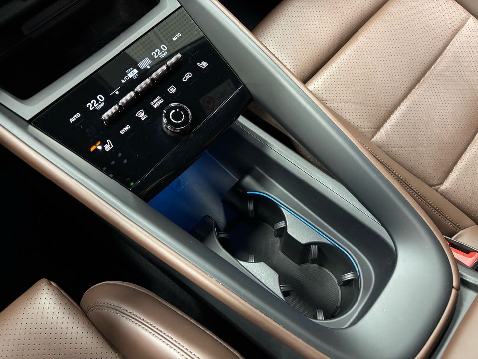 Porsche Macan Turbo 5d