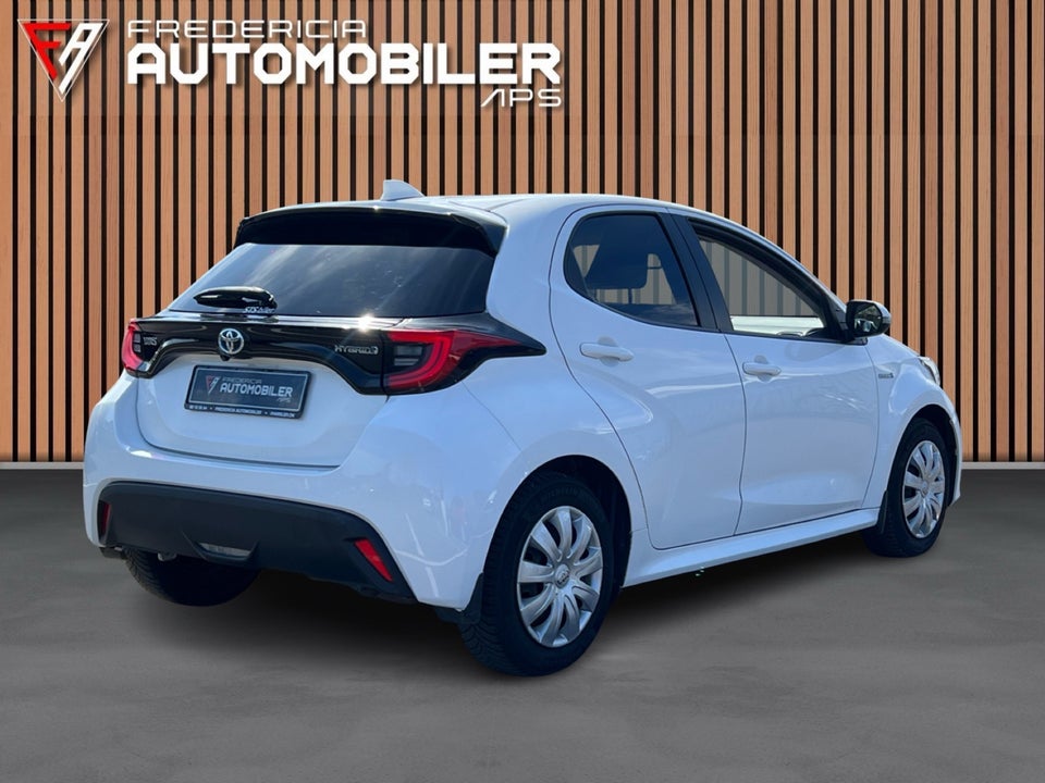 Toyota Yaris 1,5 Hybrid H1 e-CVT 5d
