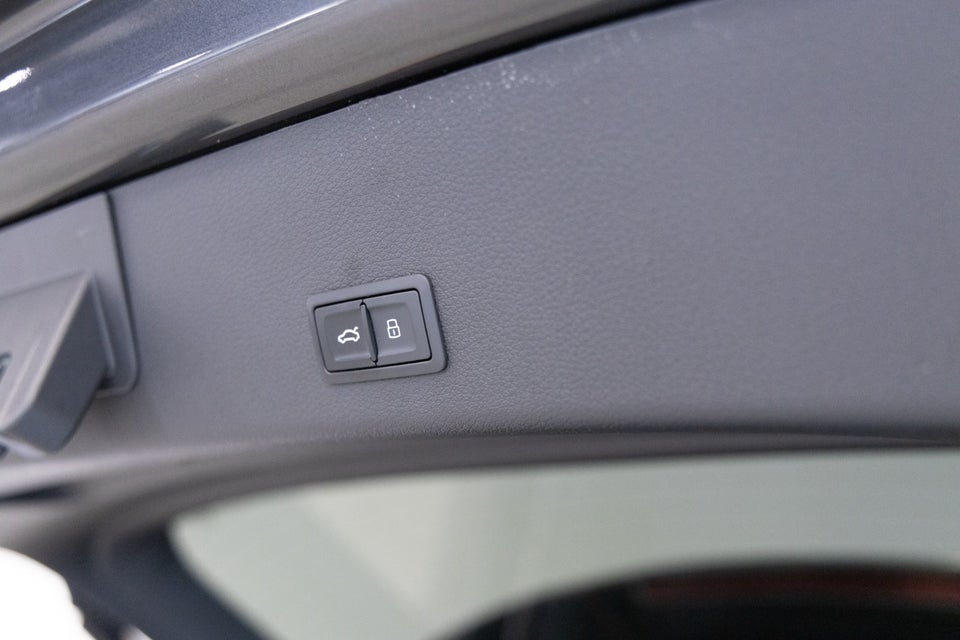 Audi e-tron 55 S-line quattro 5d