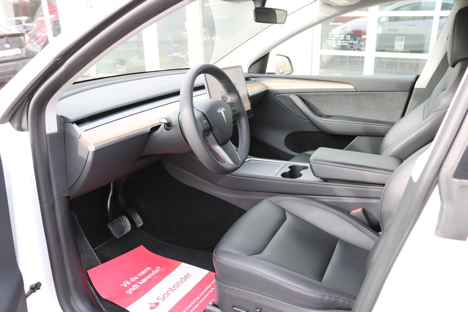 Tesla Model Y Long Range AWD 5d