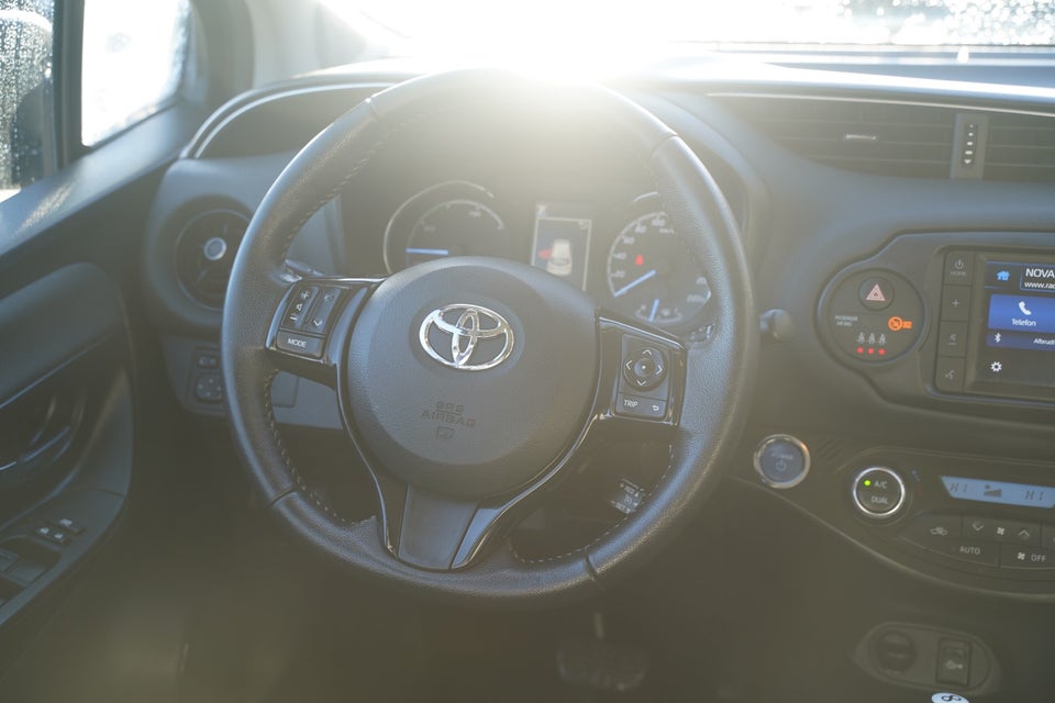 Toyota Yaris 1,5 Hybrid H3 Limited e-CVT 5d