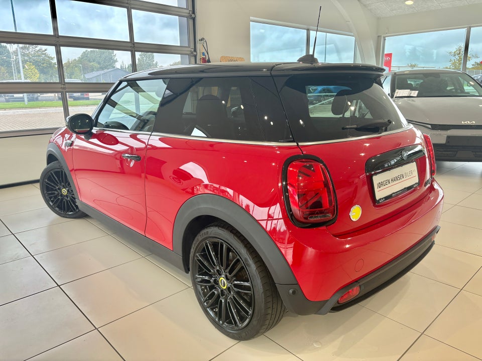 MINI Cooper SE Essential 3d