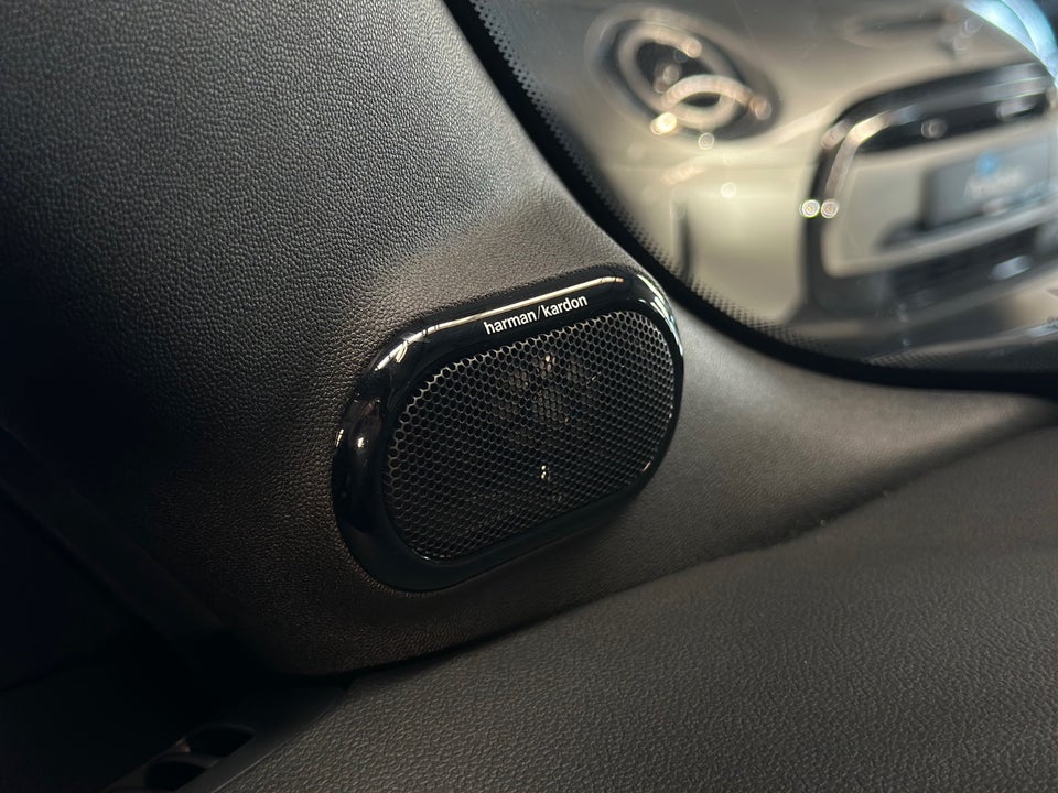 MINI Cooper SE Cabriolet 2d