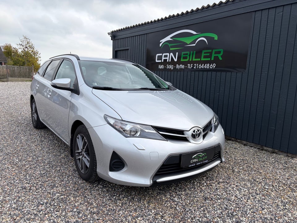 Toyota Auris 1,3 VVT-i T1+ Touring Sports 5d