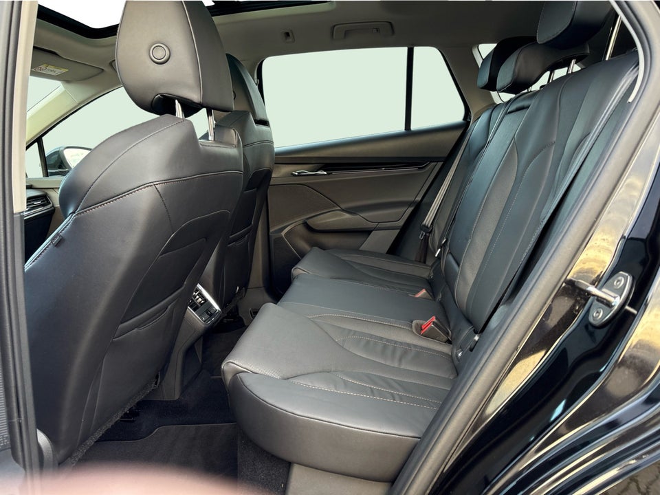 Skoda Enyaq 80 iV Suite 5d