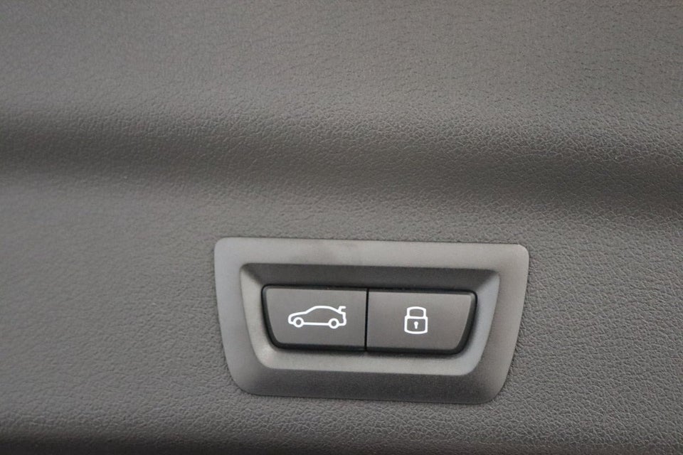 BMW iX1 xDrive30 X-Line 5d