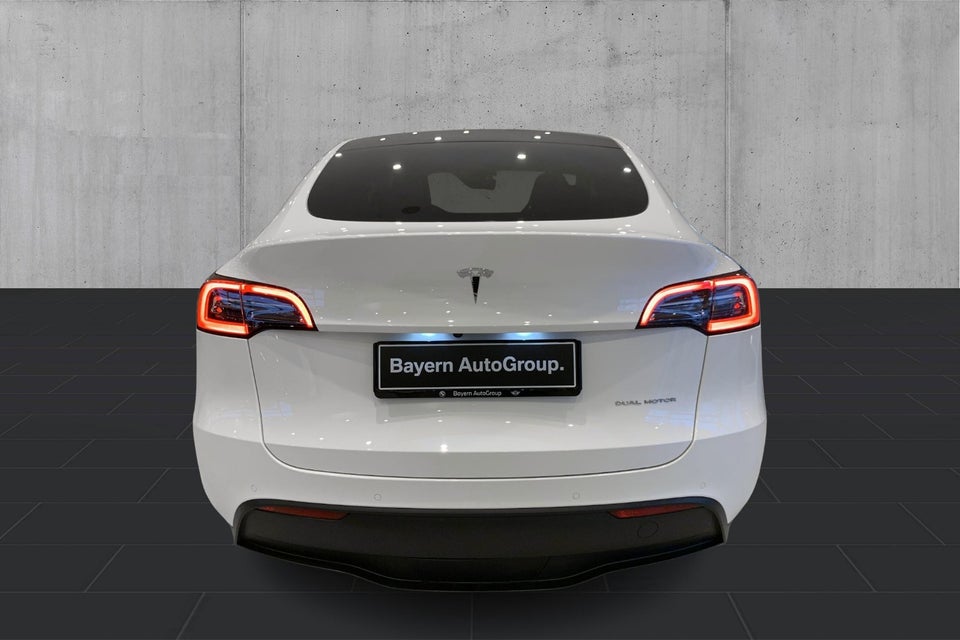 Tesla Model Y Long Range AWD 5d