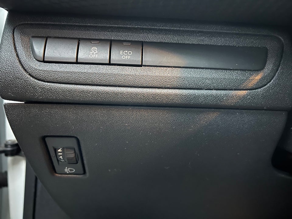 Peugeot 2008 1,2 e-VTi 82 Allure ESG 5d