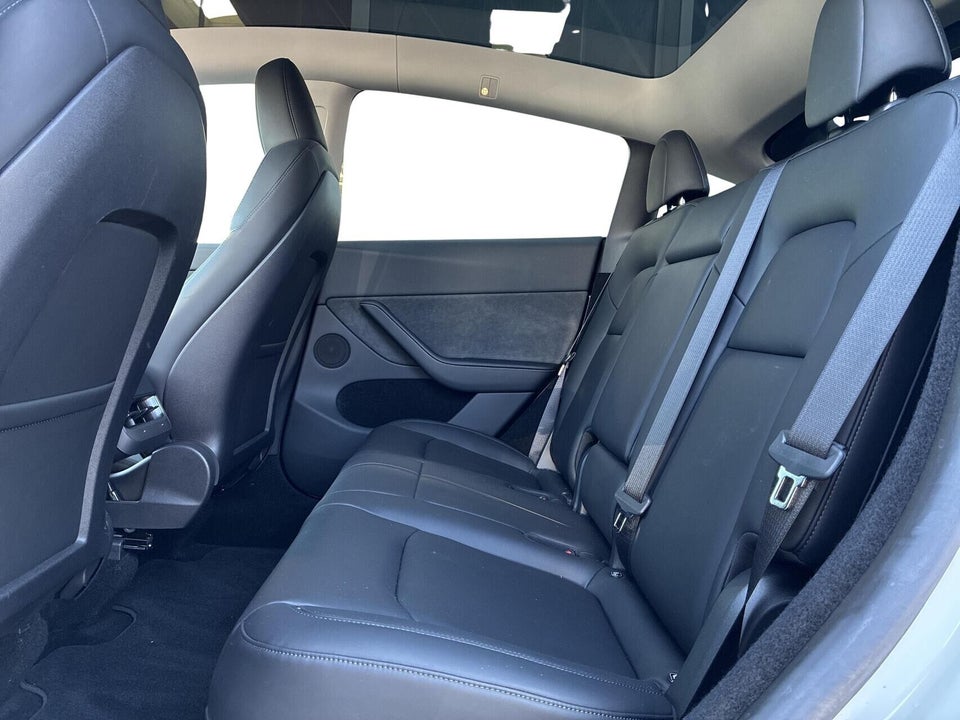 Tesla Model Y RWD 5d
