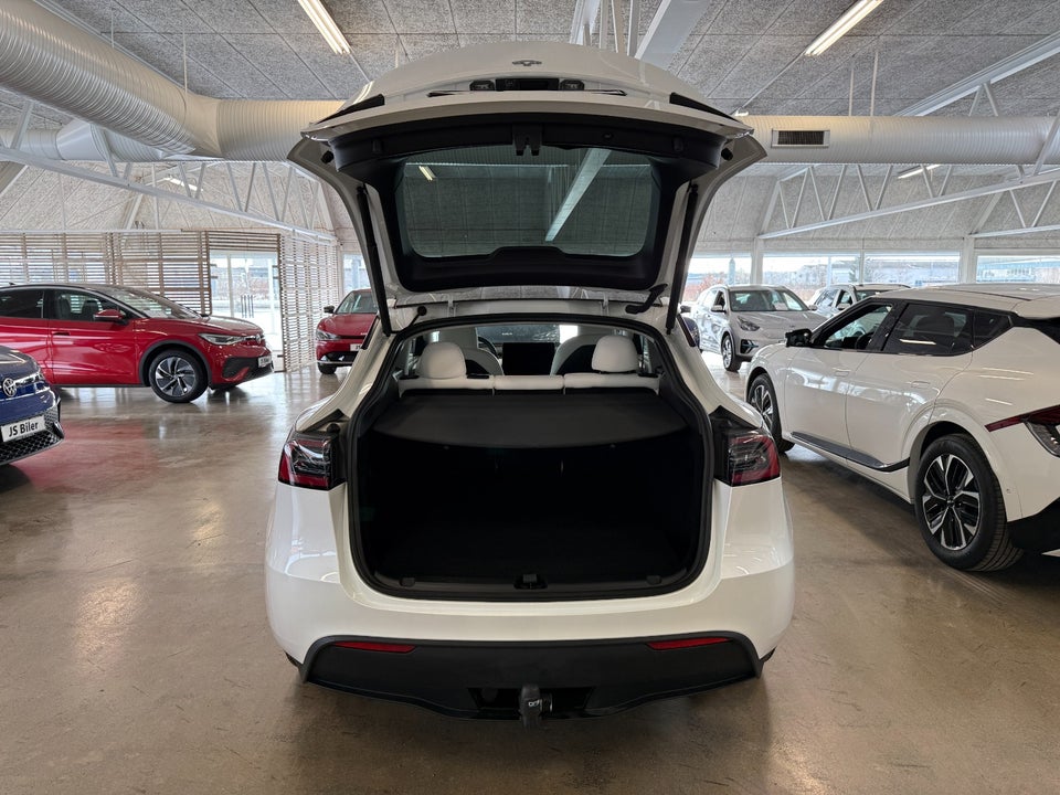 Tesla Model Y Long Range RWD 5d