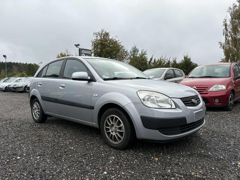 Kia Rio 1,4 EX 5d