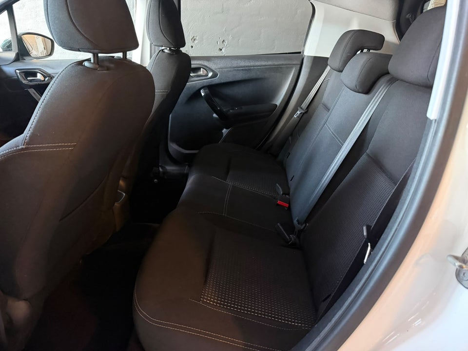 Peugeot 208 1,6 BlueHDi 100 Allure 5d