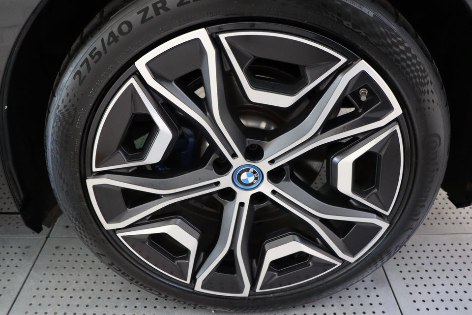 BMW iX xDrive40 Fully Charged Sport 5d