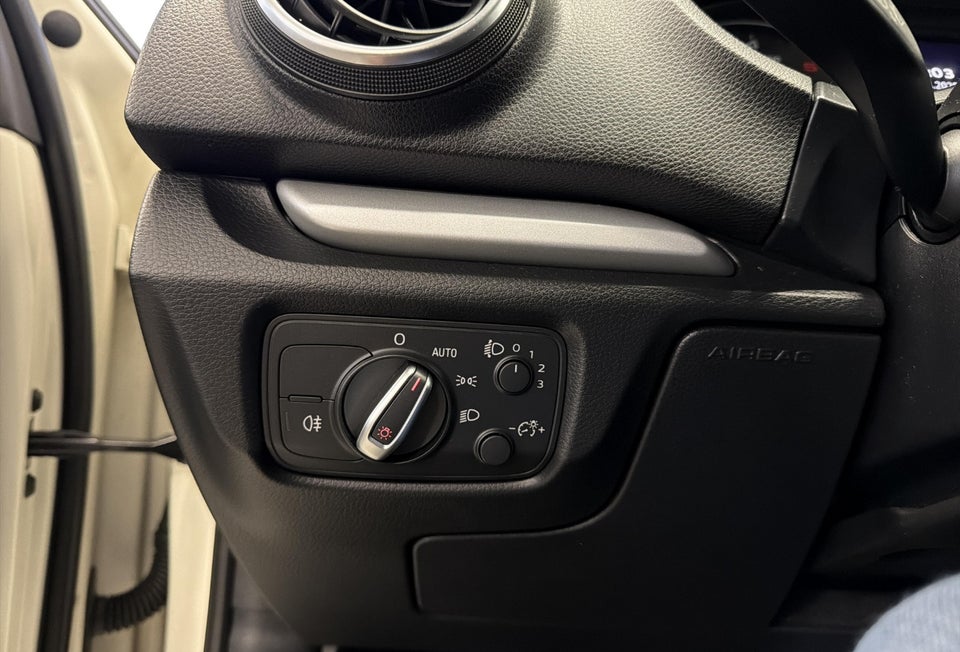 Audi A3 1,6 TDi 110 Ambition 4d