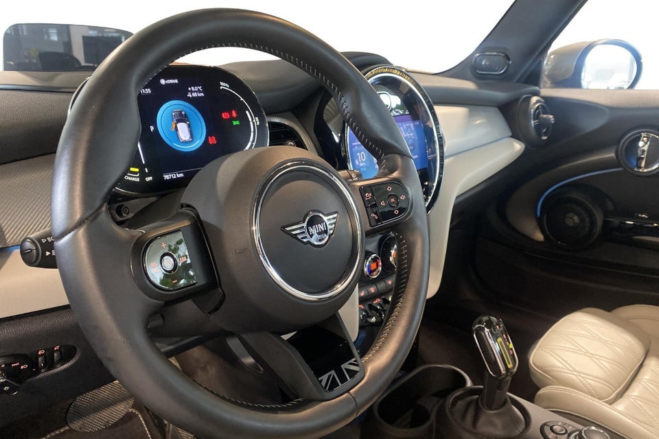 MINI Cooper SE Yours Trim 3d