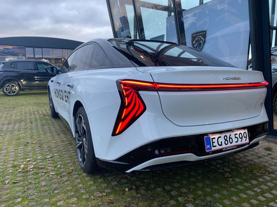 Hongqi EH7 111 Exclusive 4d