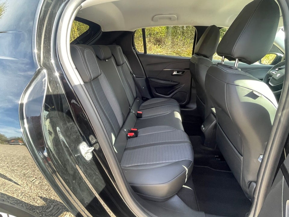 Peugeot 208 1,2 PureTech 100 Allure 5d